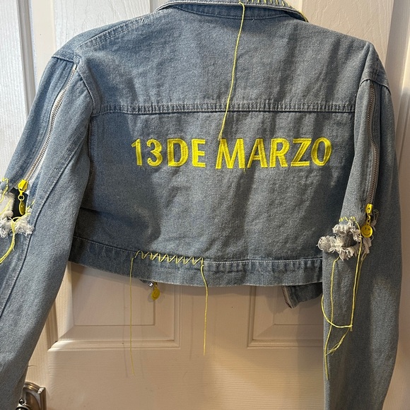 13DE MARZO cropped broken suture short jean Jacket Medium NWT - Picture 12 of 16